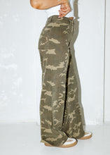 Load image into Gallery viewer, Hudson Camouflage Printed Pants
