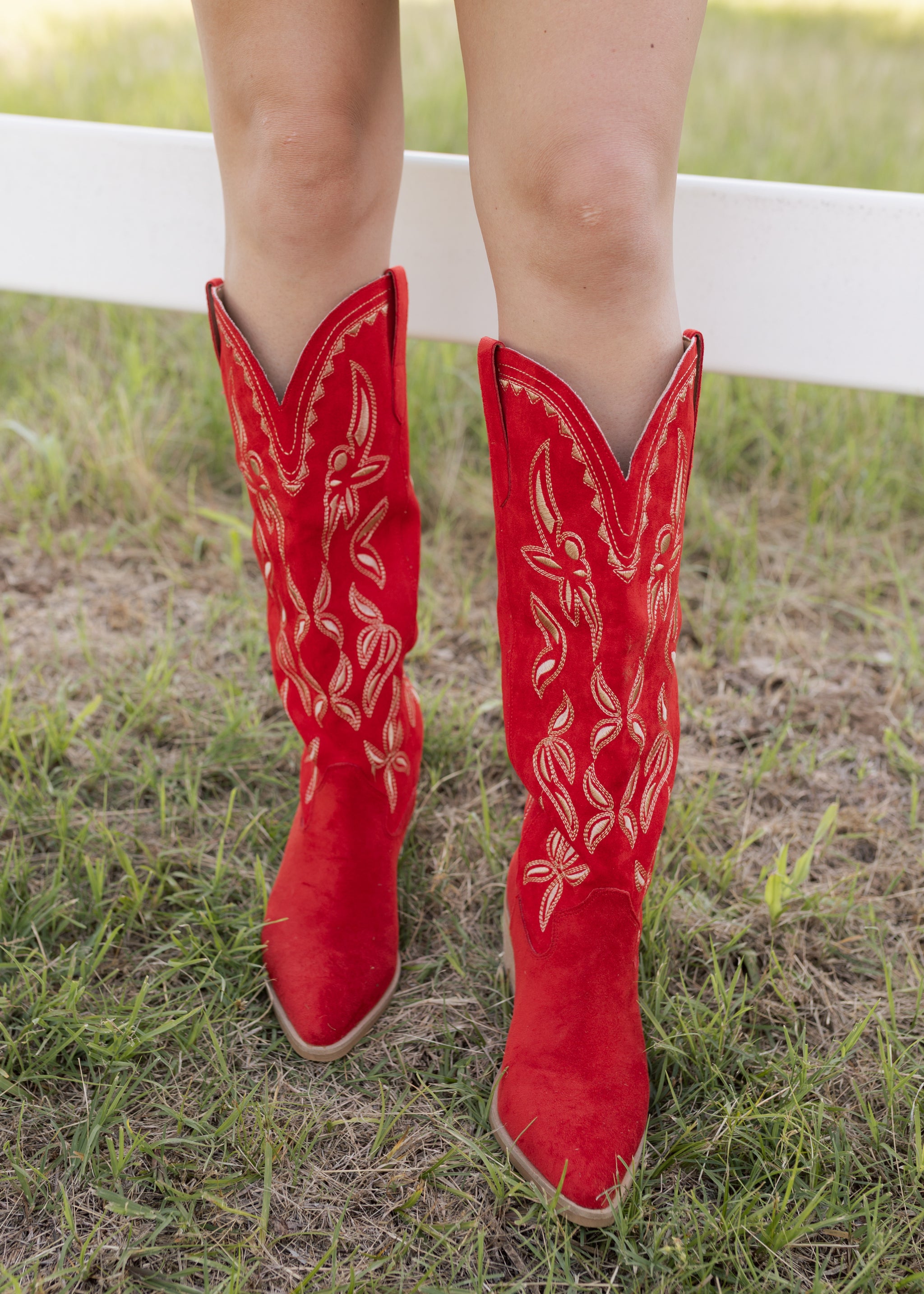 Enora Red Embroidered Western Boots – The Vintage Leopard