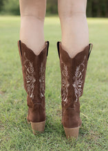 Load image into Gallery viewer, Flora Brown Western Boots
