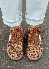 Load image into Gallery viewer, Remus Leopard Sneaker

