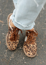 Load image into Gallery viewer, Remus Leopard Sneaker
