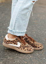 Load image into Gallery viewer, Remus Leopard Sneaker
