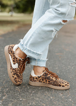 Load image into Gallery viewer, Remus Leopard Sneaker
