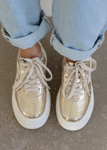 Load image into Gallery viewer, Vintage Havana Hunter Metallic Gold Platform Sneakers

