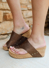 Load image into Gallery viewer, Corky&#39;s Flirty Brown Crystal Wedge

