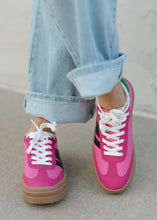 Load image into Gallery viewer, Topping Fuchsia &amp; Black Sneaker
