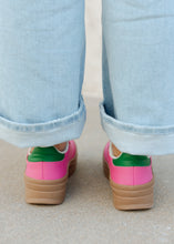 Load image into Gallery viewer, Topping Fuchsia &amp; Black Sneaker
