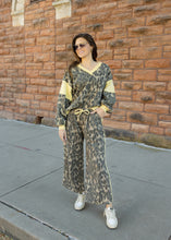 Load image into Gallery viewer, Olive &amp; Honey Cheetah Print Wide Leg Pants

