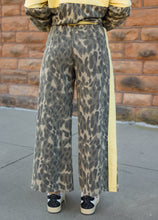 Load image into Gallery viewer, Olive &amp; Honey Cheetah Print Wide Leg Pants
