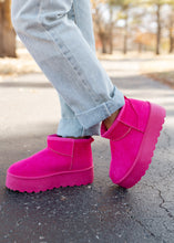 Load image into Gallery viewer, Breckenridge Mini Boots - Fuchsia
