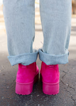 Load image into Gallery viewer, Breckenridge Mini Boots - Fuchsia
