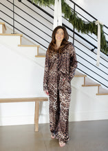 Load image into Gallery viewer, Dolce Satin Leopard Pajama Set
