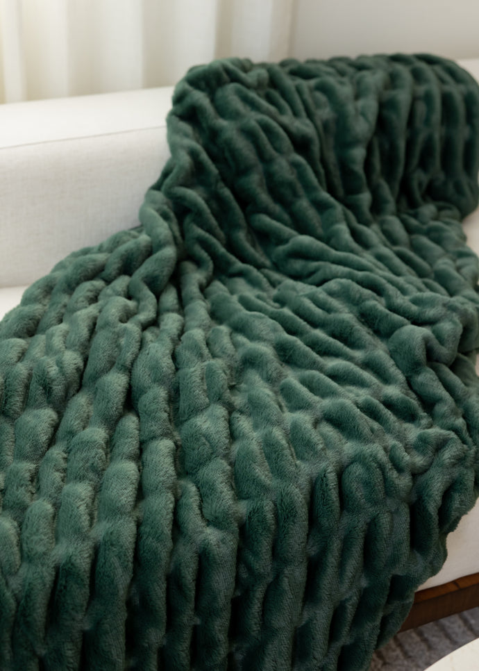 Double Ruched Faux Fur Luxury Blanket - Holiday Forest