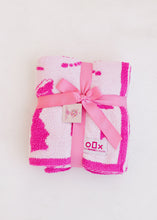 Load image into Gallery viewer, Cozy Pink Bow Luxury Blanket
