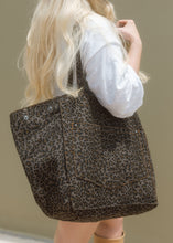 Load image into Gallery viewer, Leopard Large Shoulder Tote - Black
