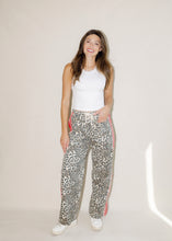 Load image into Gallery viewer, Henry Wide Leg Leopard Pants
