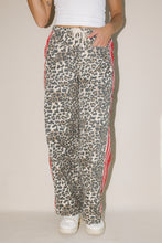 Load image into Gallery viewer, Henry Wide Leg Leopard Pants
