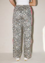 Load image into Gallery viewer, Henry Wide Leg Leopard Pants
