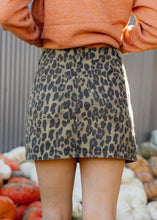 Load image into Gallery viewer, Leopard Print Cargo Skirt
