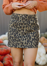 Load image into Gallery viewer, Leopard Print Cargo Skirt
