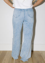 Load image into Gallery viewer, Logan Light Wash Dad Jeans

