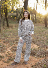 Load image into Gallery viewer, Cream Leopard Sweatshirt &amp; Sweatpants Set
