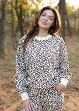 Load image into Gallery viewer, Cream Leopard Sweatshirt &amp; Sweatpants Set
