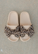 Load image into Gallery viewer, Leopard Bow Cutesy Slides
