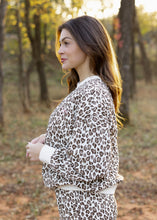 Load image into Gallery viewer, Cream Leopard Sweatshirt &amp; Sweatpants Set
