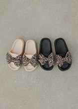 Load image into Gallery viewer, Leopard Bow Cutesy Slides
