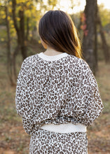 Load image into Gallery viewer, Cream Leopard Sweatshirt &amp; Sweatpants Set
