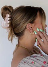 Load image into Gallery viewer, Spring Fling Pink &amp; Pearl Claw Clip
