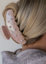 Load image into Gallery viewer, Spring Fling Pink &amp; Pearl Claw Clip
