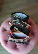 Load image into Gallery viewer, Traditional Cheetah Print Expandable Organizer
