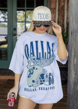 Load image into Gallery viewer, 90's Vintage Dallas Graphic Tee
