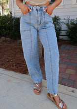 Load image into Gallery viewer, Ashton Light Wash Barrel Jeans
