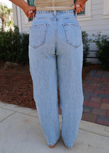 Load image into Gallery viewer, Ashton Light Wash Barrel Jeans
