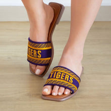 Load image into Gallery viewer, Bobbie sandals Embroidered Tigers
