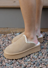 Load image into Gallery viewer, Biscotti Crochet Slippers - Camel
