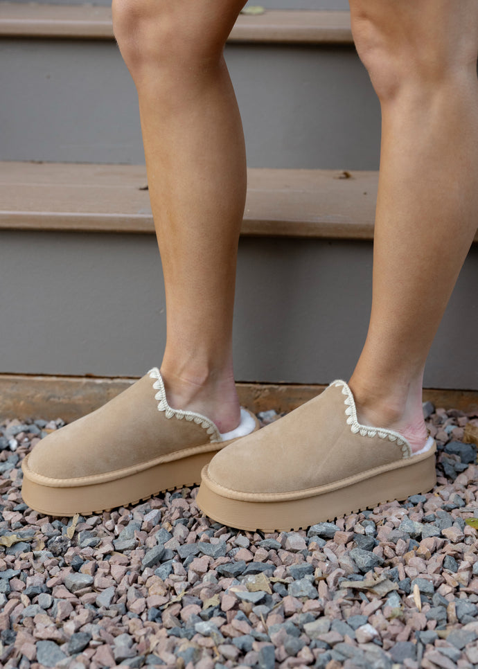Biscotti Crochet Slippers - Camel