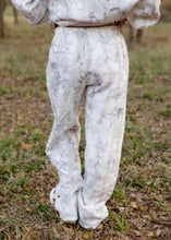 Load image into Gallery viewer, Avery Woodland Camo Wide Leg Sweatpants
