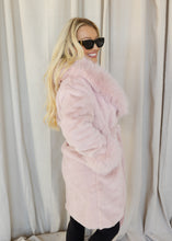 Load image into Gallery viewer, Victoria Pink Velvet Dawn Coat
