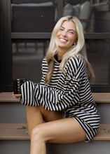 Load image into Gallery viewer, Black Stripe Crewneck Oversized Top
