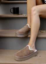 Load image into Gallery viewer, Biscotti Crochet Slippers - Mocha
