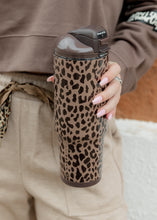 Load image into Gallery viewer, HydroJug Brown Leopard 32oz Ease2o Bottle
