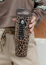Load image into Gallery viewer, HydroJug Brown Leopard 32oz Ease2o Bottle
