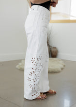 Load image into Gallery viewer, Marie White Embroidered Barrel Jeans
