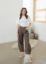 Load image into Gallery viewer, Elevated White Basic Ruched Top
