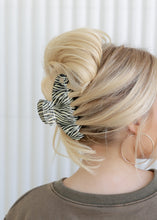 Load image into Gallery viewer, Zebra Print Oversized Claw Clip
