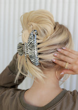 Load image into Gallery viewer, Zebra Print Oversized Claw Clip
